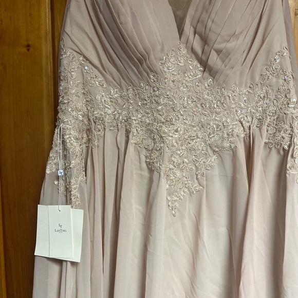 Long Cape Sleeve Formal Dress Plus size 18 Mother of the Bride Dresses Lace Back - Picture 5 of 6